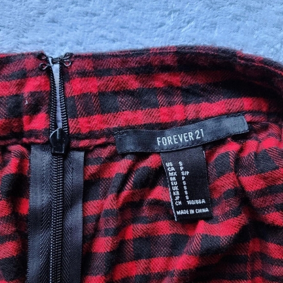 NWT Forever 21 Grunge Plaid Checkered Black And Red Mini Skirt Size Small - Picture 3 of 5